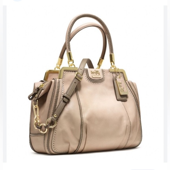 Coach Handbags - Coach Purse.Like New.Exelent condition.